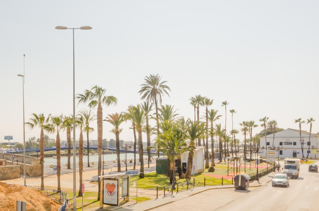 Apartamentos Ribera Del Puerto إل بويرتو دي سانتا ماريا الغرفة الصورة